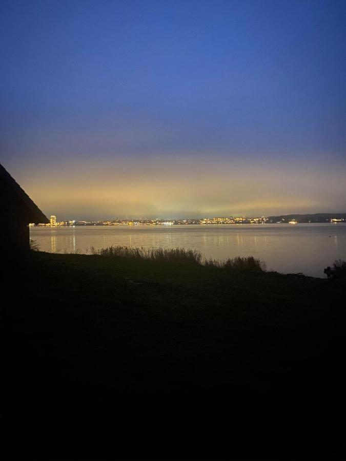 Hytte I Forste Raekke Til Fjord Hotel Holbaek Luaran gambar