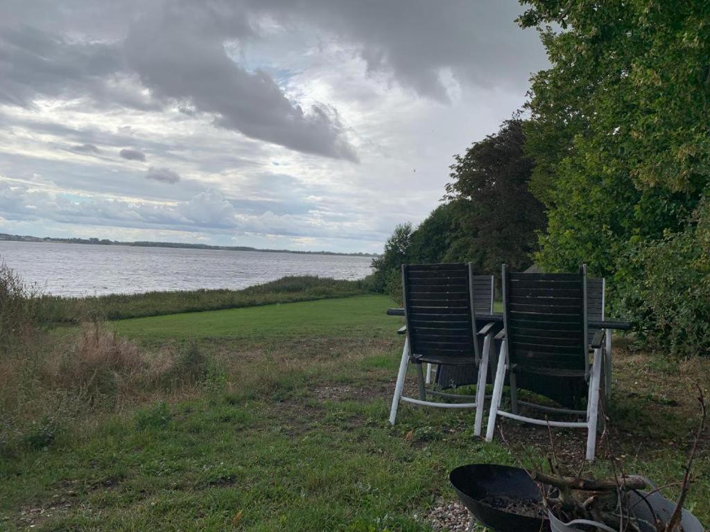 Hytte I Forste Raekke Til Fjord Hotel Holbaek Luaran gambar